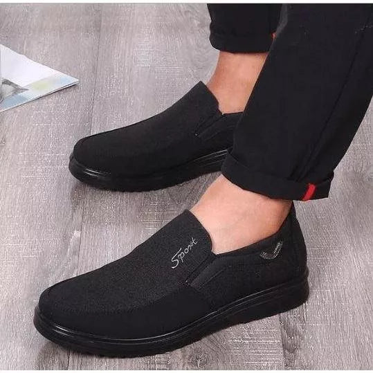 MEN'S EXTENDED WIDTH FOOT AND HEEL COMFORTABLE INSOLE NON-SLIP SHOES