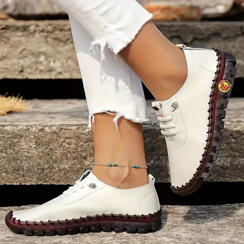 🔥Last Day Promotion 50% OFF - Women's Comfortable Flat Leather Sneakers